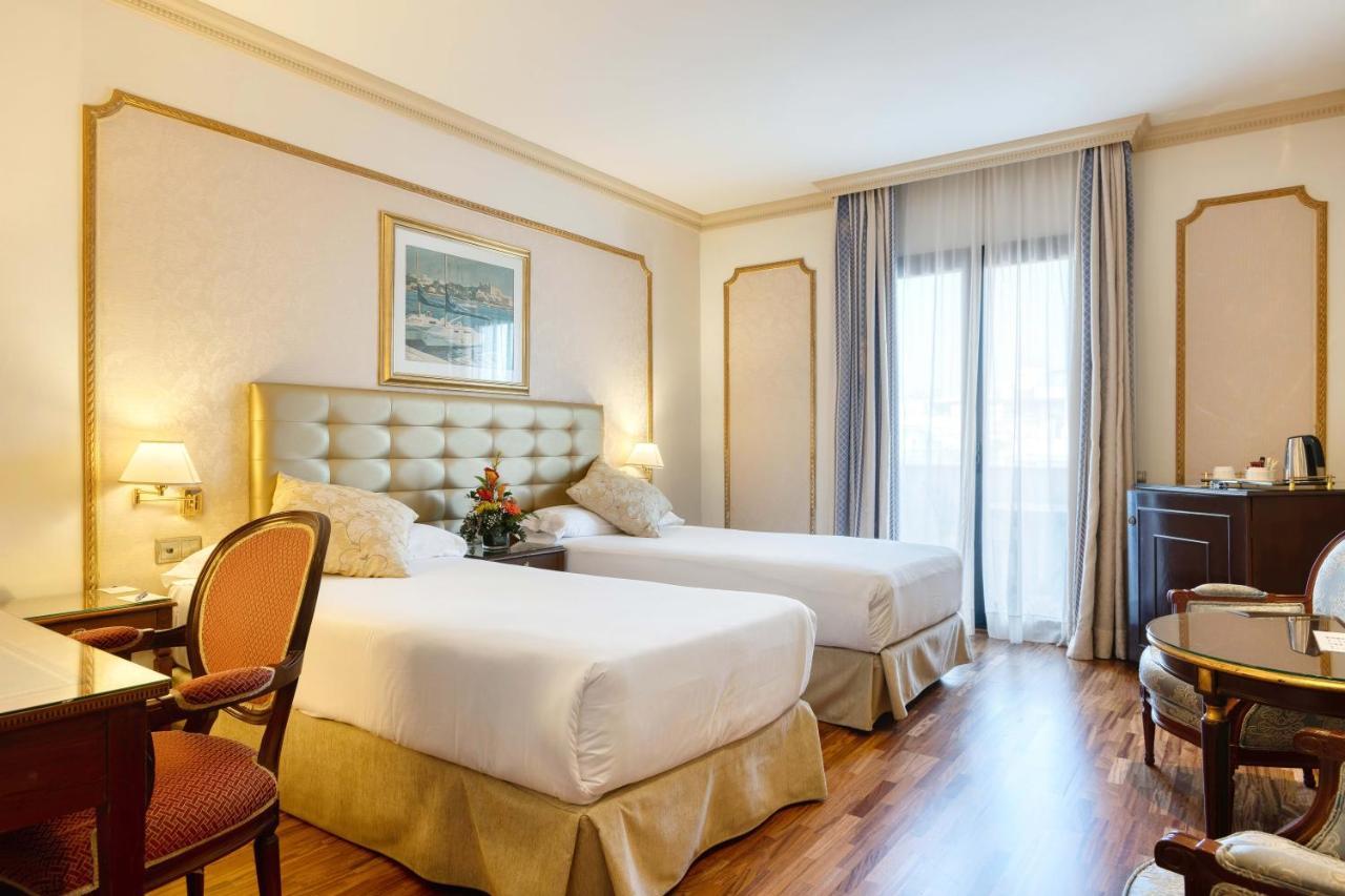 Hotel Roger De Lluria Barcellona Esterno foto